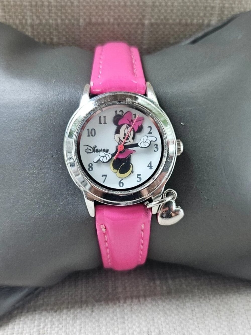 Minnie Mouse Disney Ladies Wristwatch Pink Patent Leather Strap Analog Watch